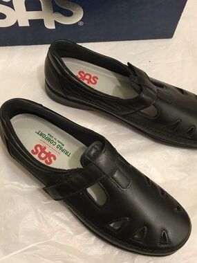 NWT SAS Loafers Shoes Flats